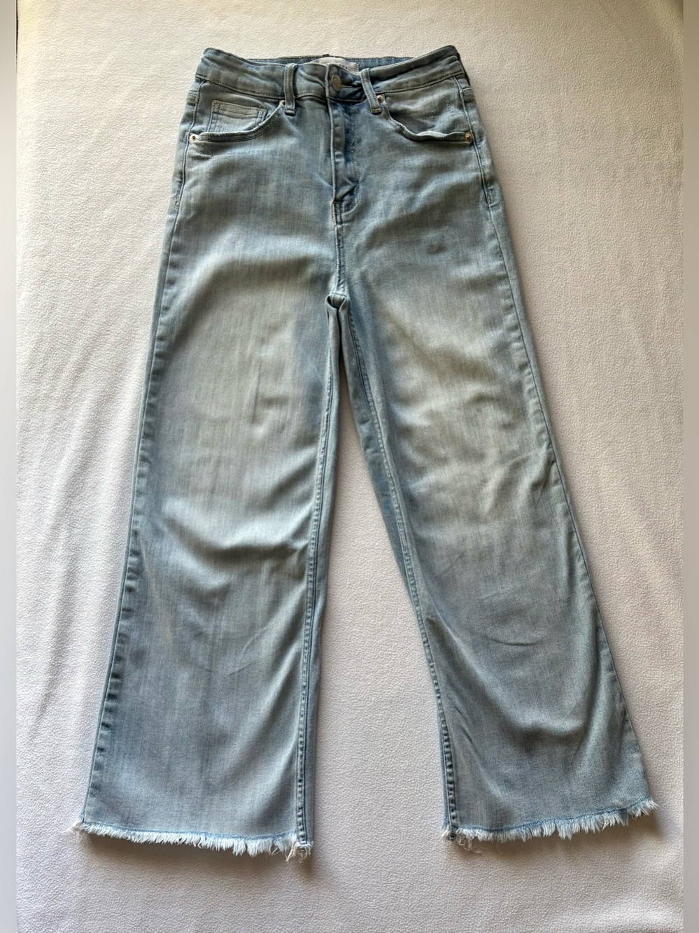 Risen Cropped Wide Leg Stretch Jeans in Light Blue